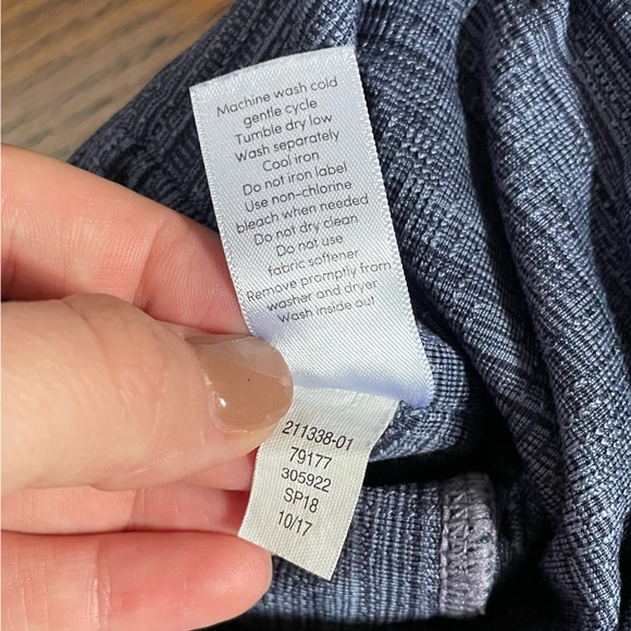 Athleta High Rise Jacquard Mesh Leggings - size M - Picture 6 of 6